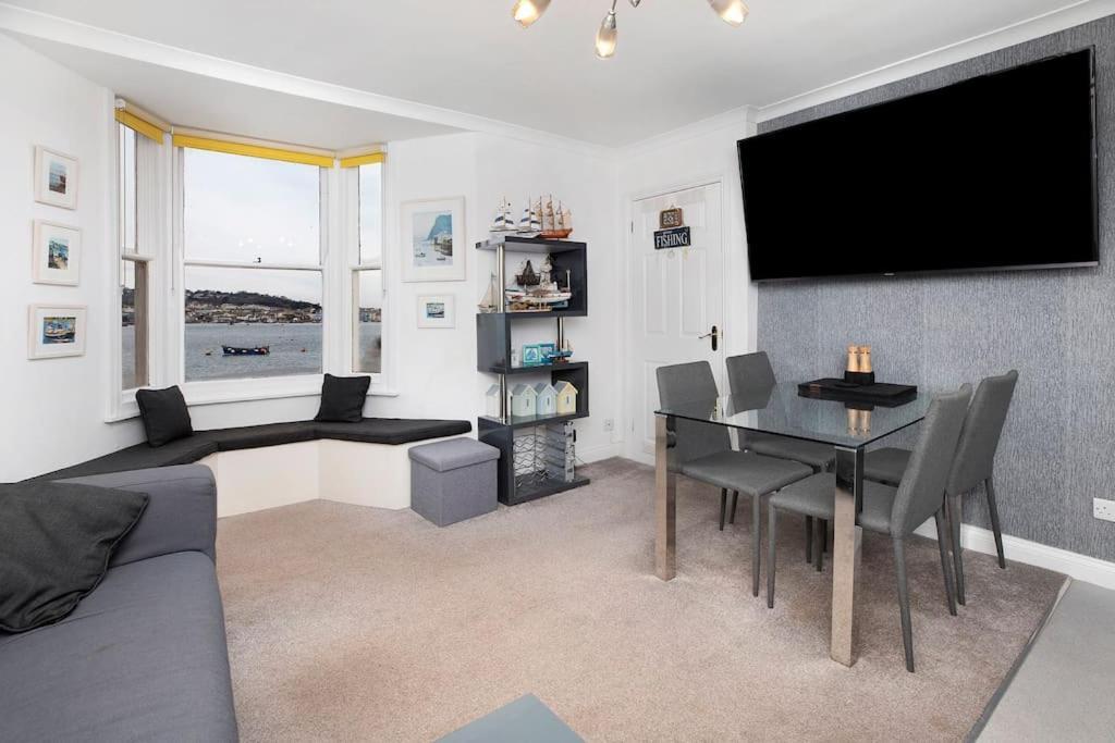 Beach Front Flat Shaldon With Parking Bagian luar foto