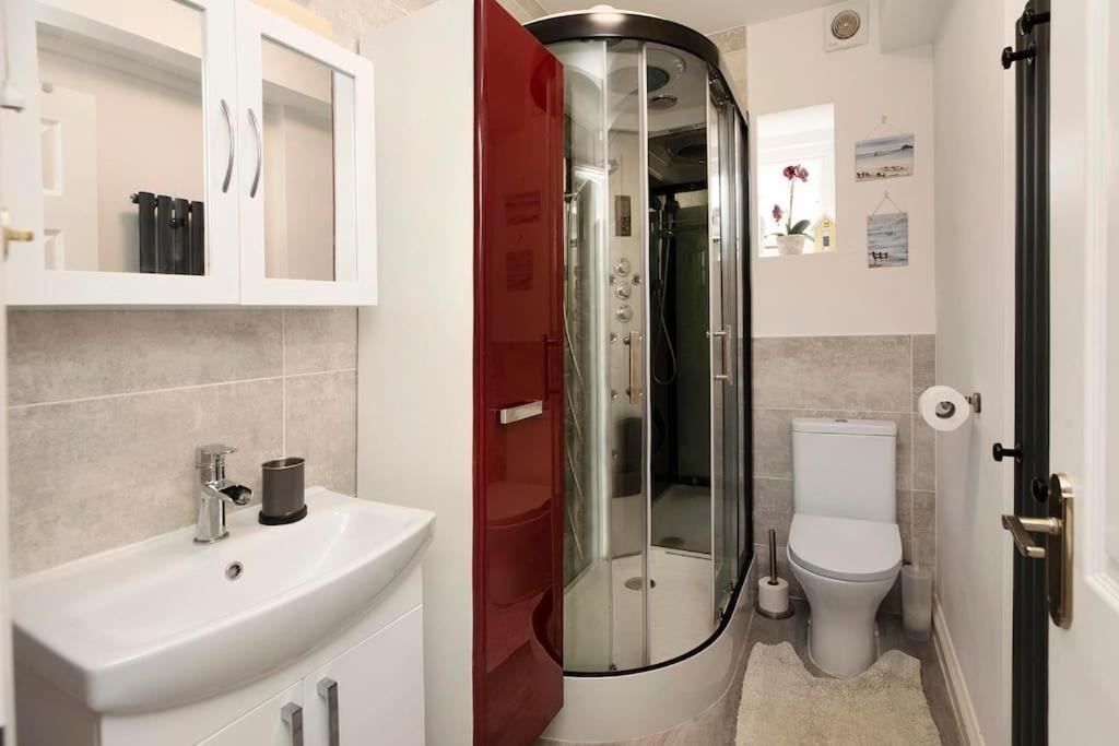 Beach Front Flat Shaldon With Parking Bagian luar foto