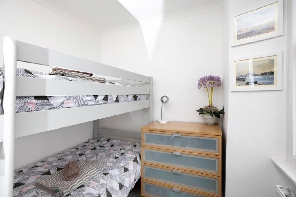 Beach Front Flat Shaldon With Parking Bagian luar foto